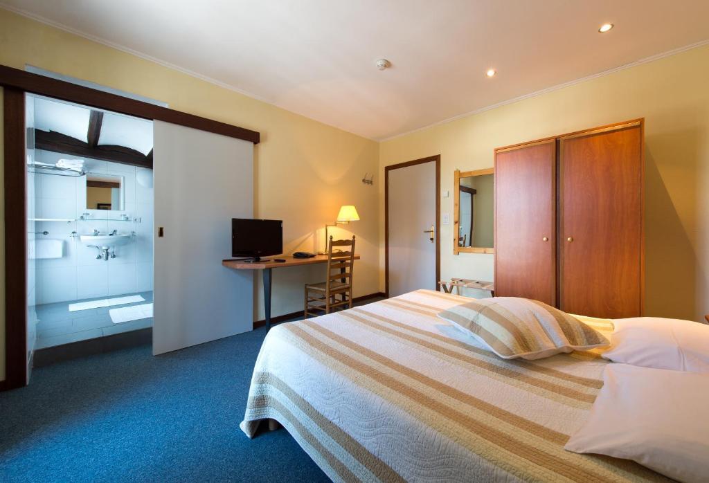 Auberge Le XIX Eme Thulin Room photo