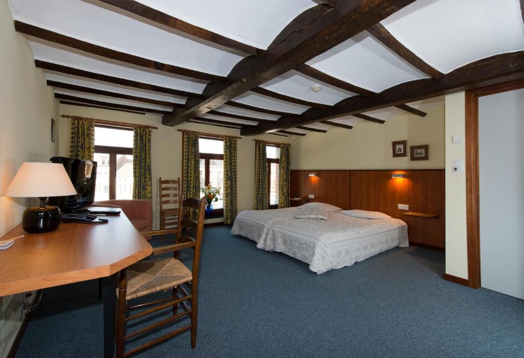 Auberge Le XIX Eme Thulin Room photo